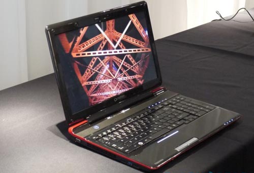 Laptop 3D dành cho game thủ Toshiba Qosmio F750