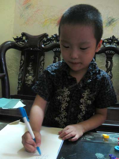 Cậu bé biết làm toán từ khi mới 2 tuổi