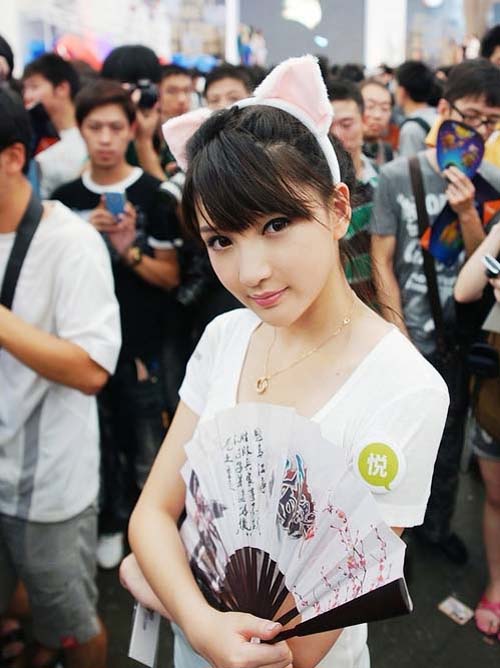 Teen Trung Quốc xinh như mộng trong trang phục cosplay