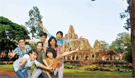 10 bạn may mắn được khám phá Angkor