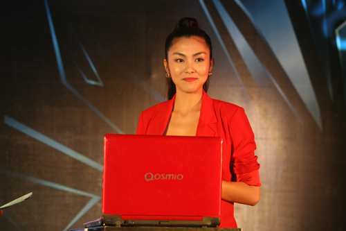 Toshiba ra bộ đôi laptop 3D cho game thủ Việt