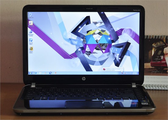 HP Pavilion dv4 - laptop thời trang mạnh về giải trí