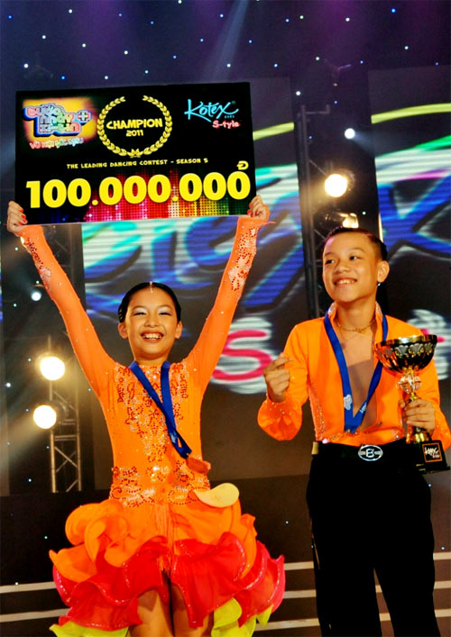 Cặp đôi nhí giành 100 triệu tại Bước nhảy Xì tin