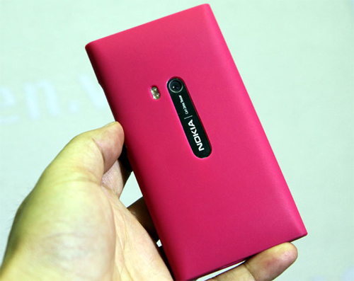 'Mở hộp' Nokia N9 chính hãng tại Việt Nam