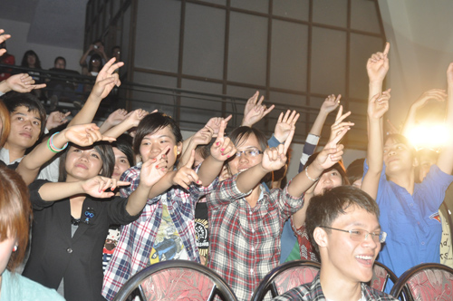 Nhóm nhảy đất Cảng gât bất ngờ tại đêm hiphop ở Hà thành