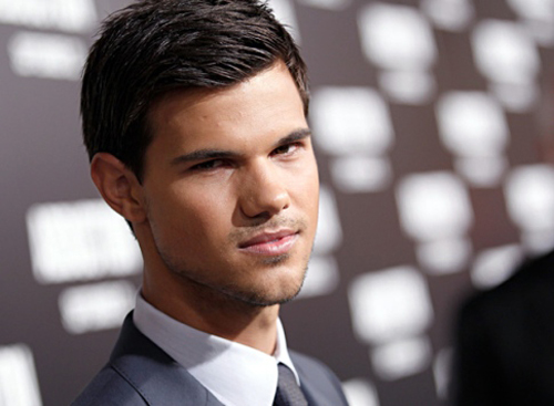 Taylor Lautner bị làm giả 'gay'