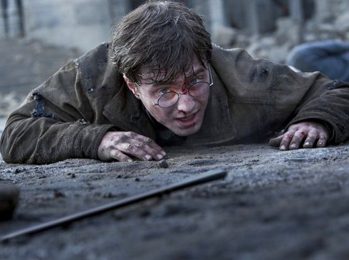 Sau nửa năm chờ đợi, cuối cùng fan Việt cũng có thể nói lời tạm biệt với cậu bé phù thủy Harry Potter. Ảnh: Warner Bros.