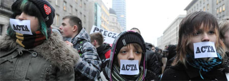 Biểu tình chống ACTA đã diễn ra tự phát ở nhiều nơi.