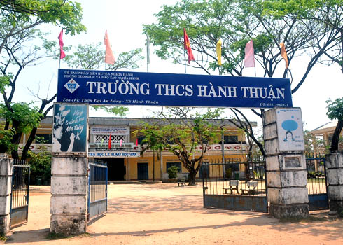 Trường THCS Hành Thuận, huyện Nghĩa Hành(Quảng Ngãi)- nơi nhóm của Đông đánh Linh tập thể rồi dùng điện thoại quay clip đưa lên mạng. Ảnh: Trí Tín